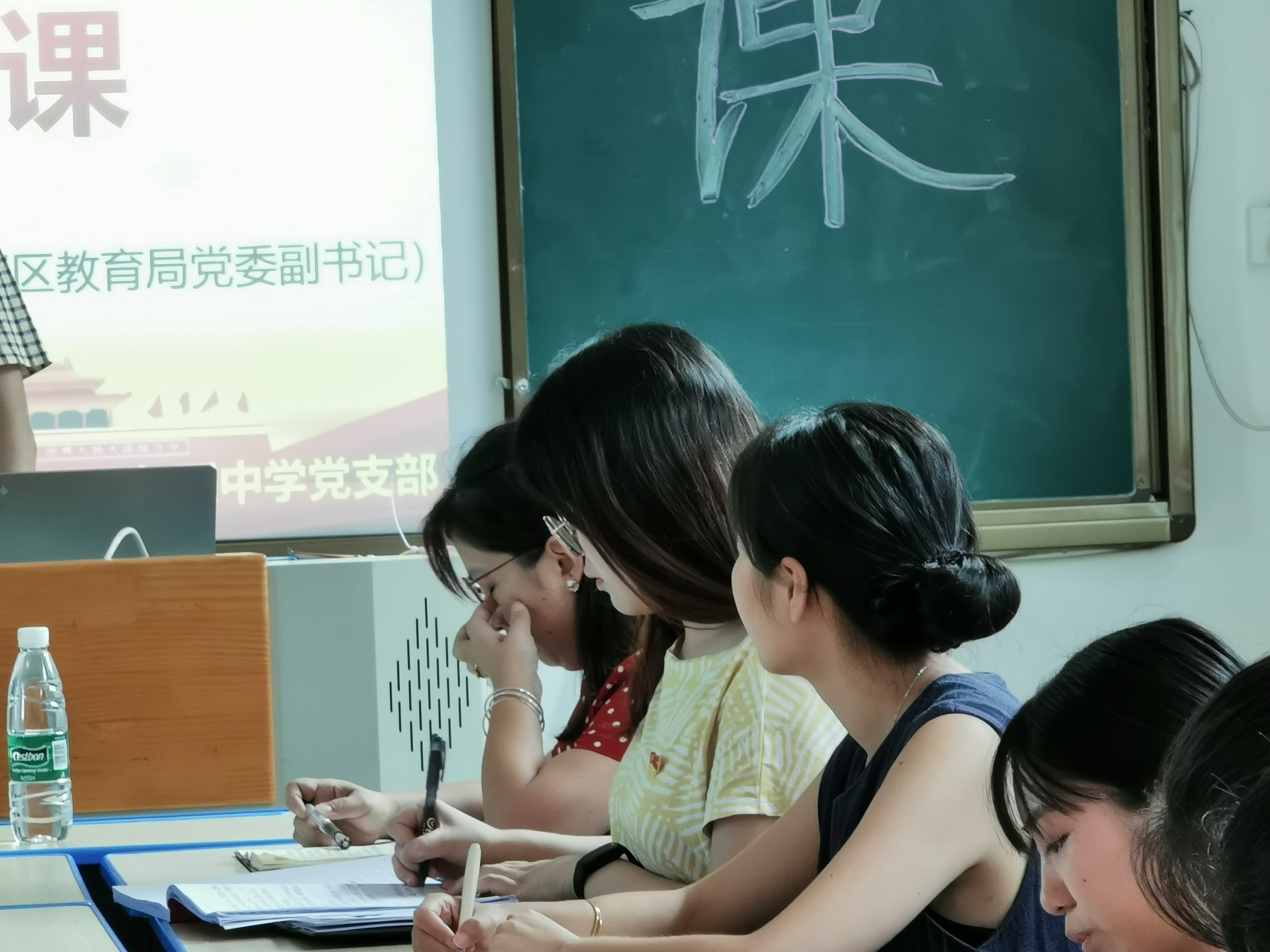 衡陽市蒸湘區(qū)仁愛實(shí)驗(yàn)中學(xué)|衡陽全日制|全寄宿|全封閉|半月假制初級中學(xué)